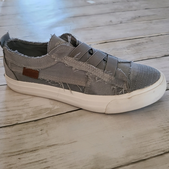 Blowfish Grey Flats - Picture 3 of 4